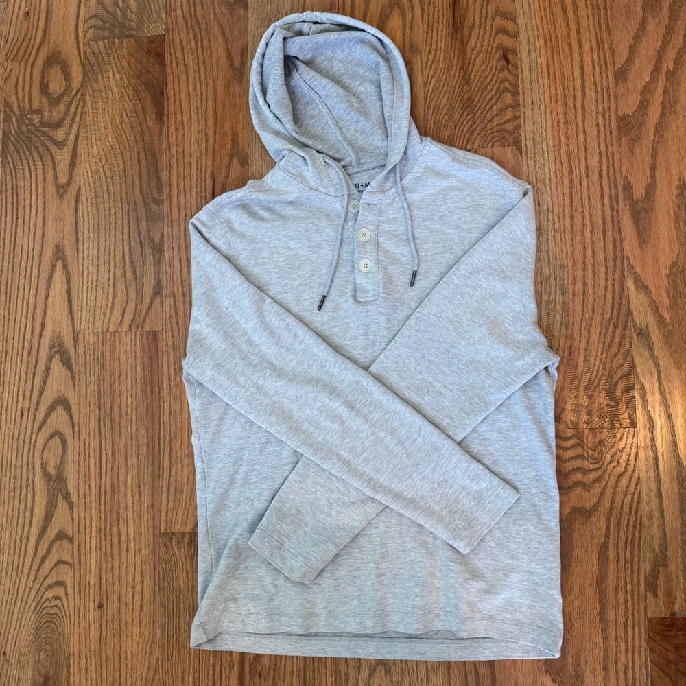 Mizzen+Main Light Gray Hoodie